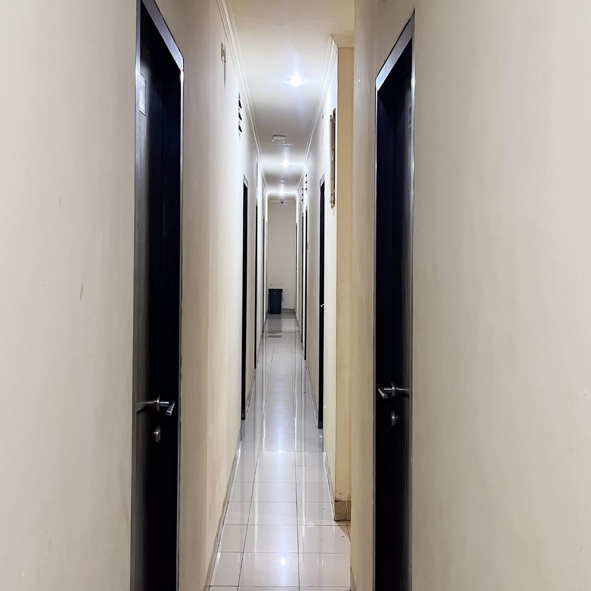 Arcadia Rooms Redpartner Jakarta Extérieur photo
