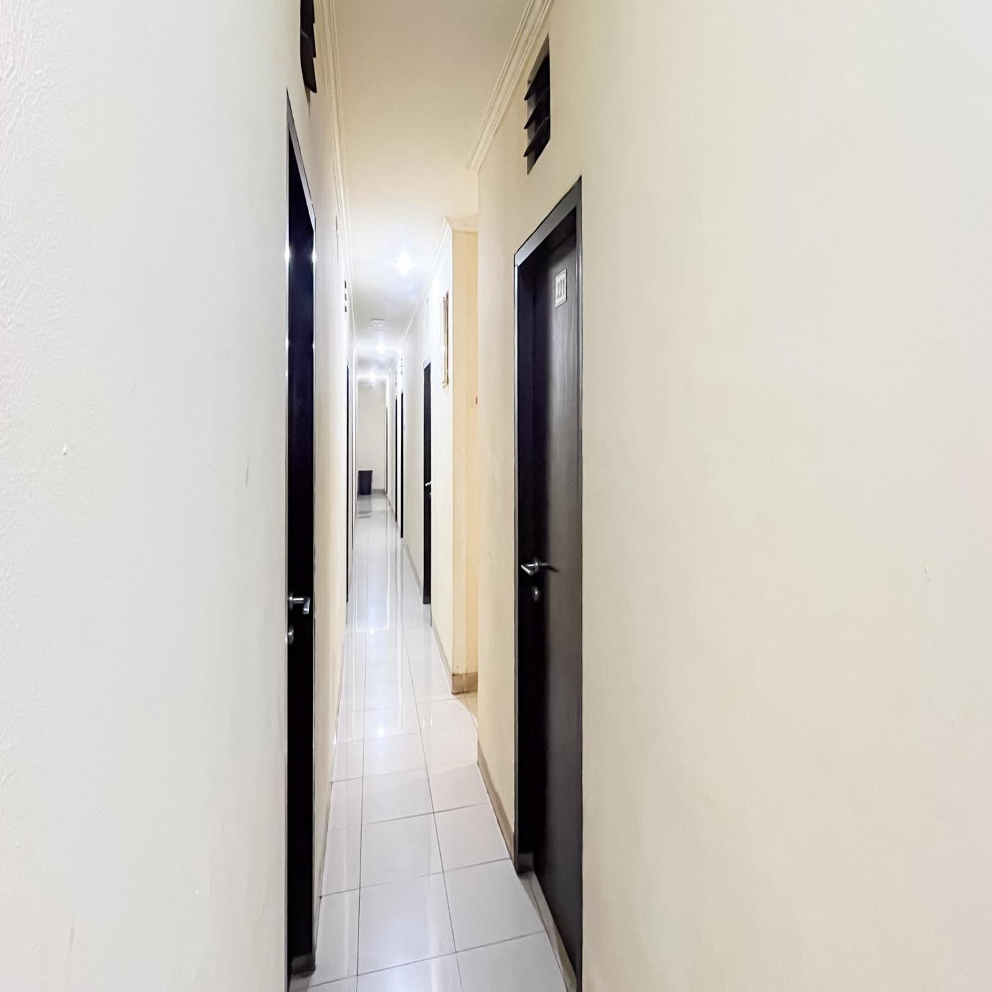 Arcadia Rooms Redpartner Jakarta Extérieur photo